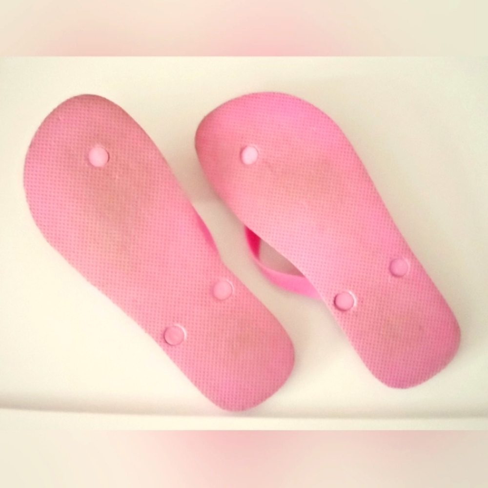 Old Navy Patterned Flip-Flop Sandals for Girls (Partially Plant-Based) Size 5/6 - Picture 5 of 6
